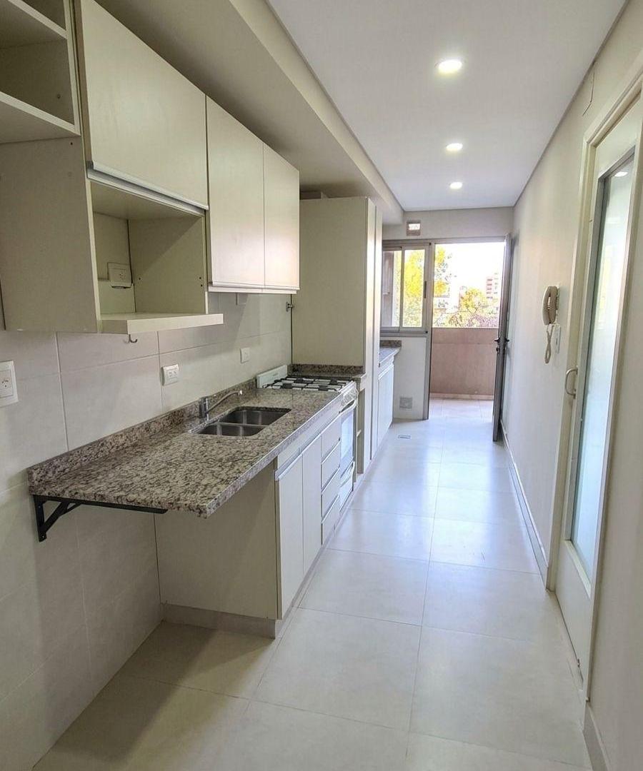 Foto de Departamento en alquiler c/ cochera en Godoy Cruz, imagen 3