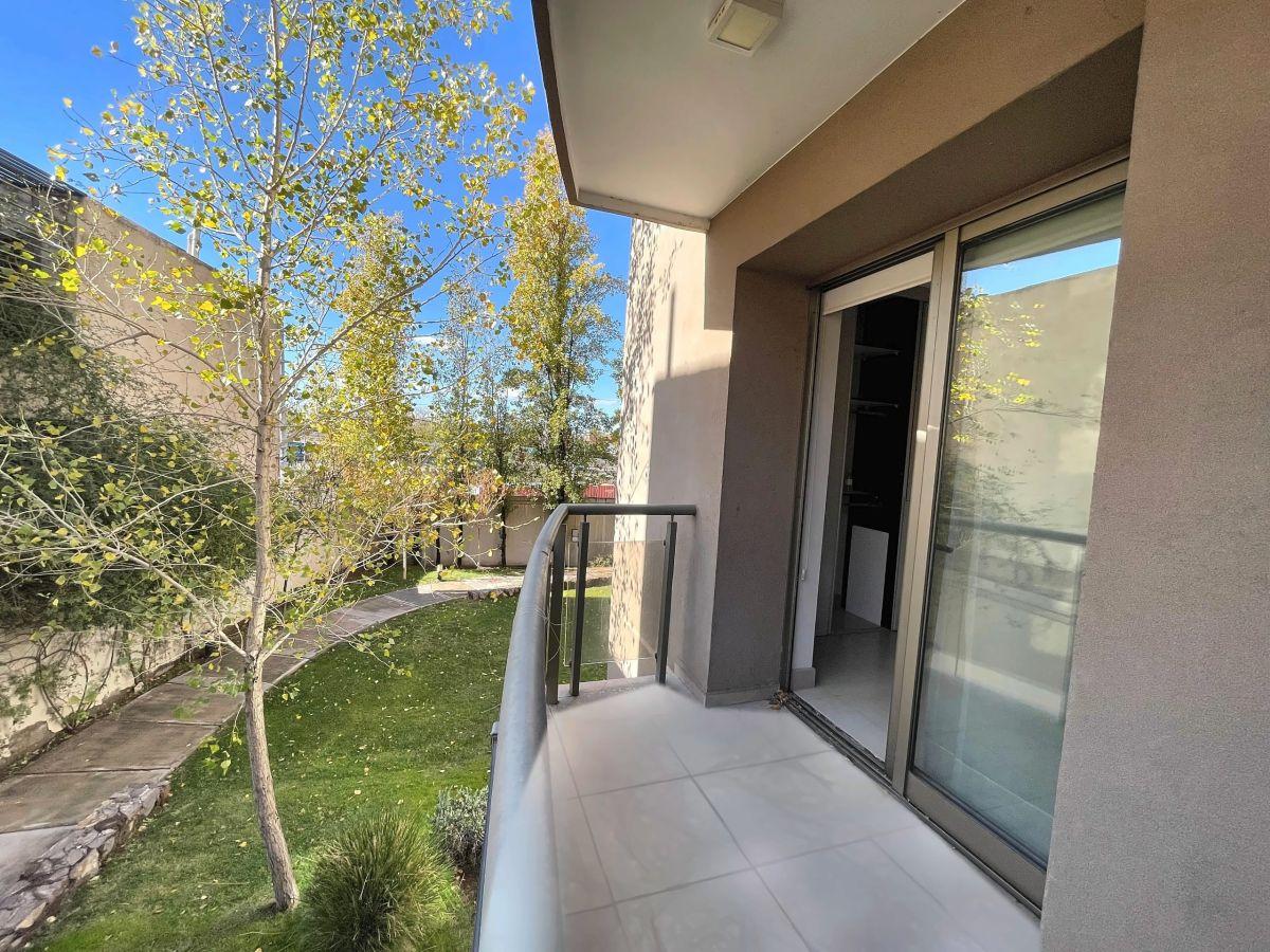 Foto de Departamento en alquiler c/ cochera en Godoy Cruz, imagen 2