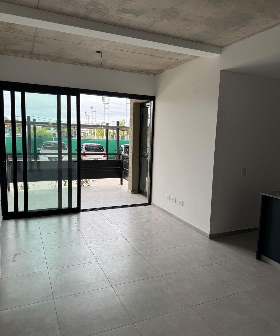 Foto de Departamento en alquiler c/ cochera en Maipú, imagen 3