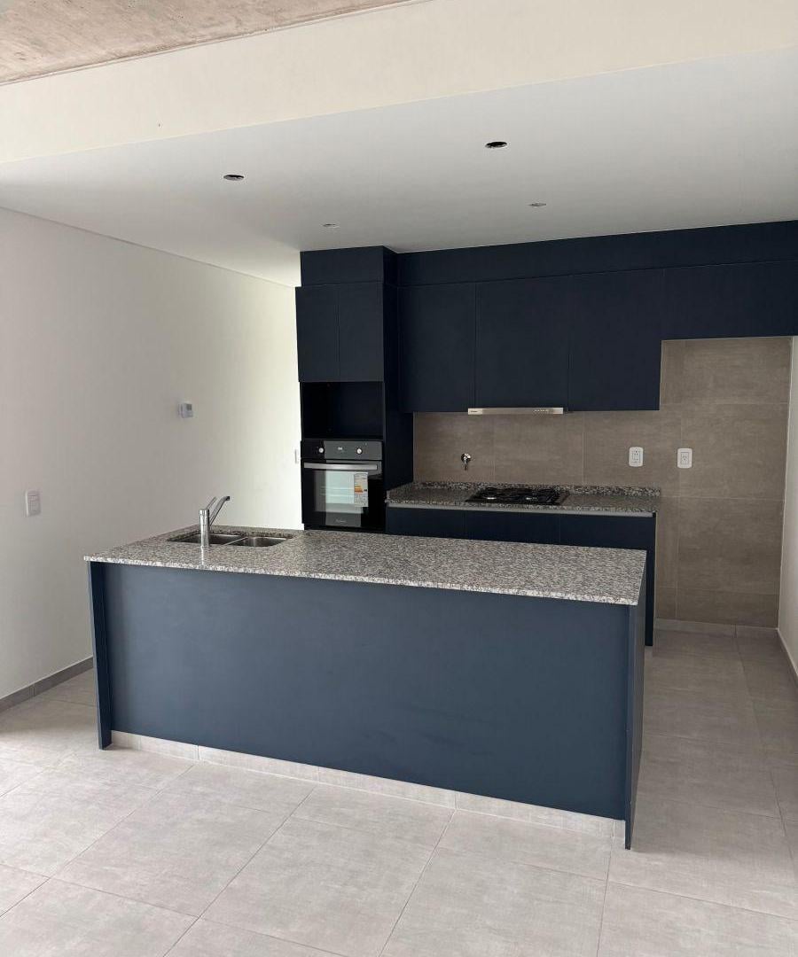 Foto de Departamento en alquiler c/ cochera en Maipú, imagen 2