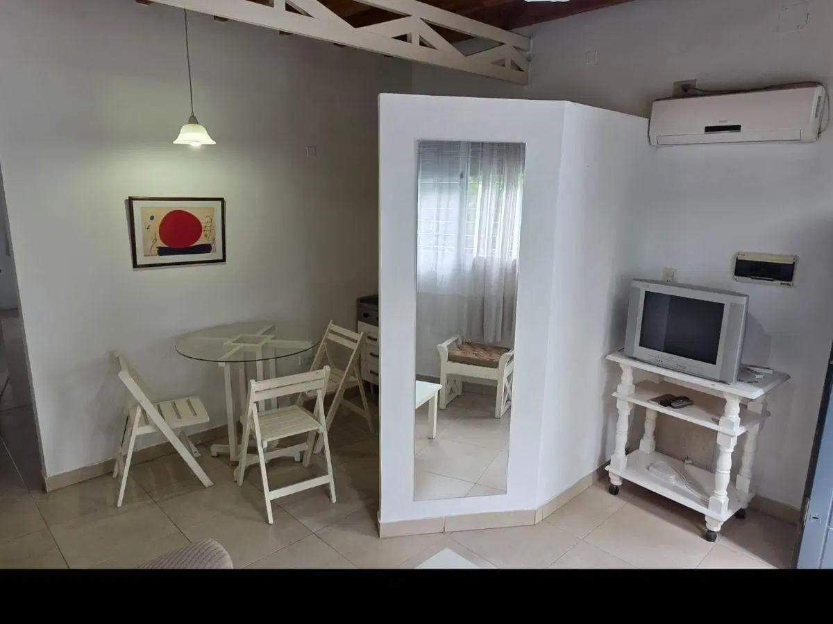 Capital Prop Alquila Departamento Amoblado Sin Cochera, Calle Liniers Bombal Sur 4