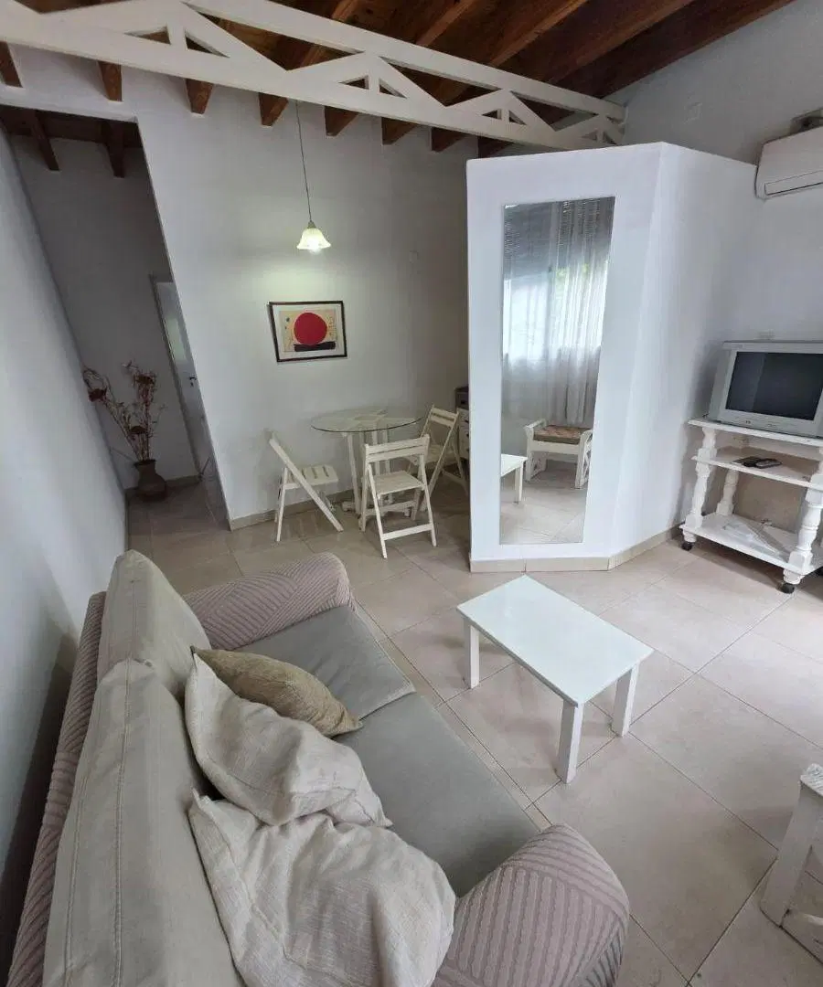 Capital Prop Alquila Departamento Amoblado Sin Cochera, Calle Liniers Bombal Sur 3