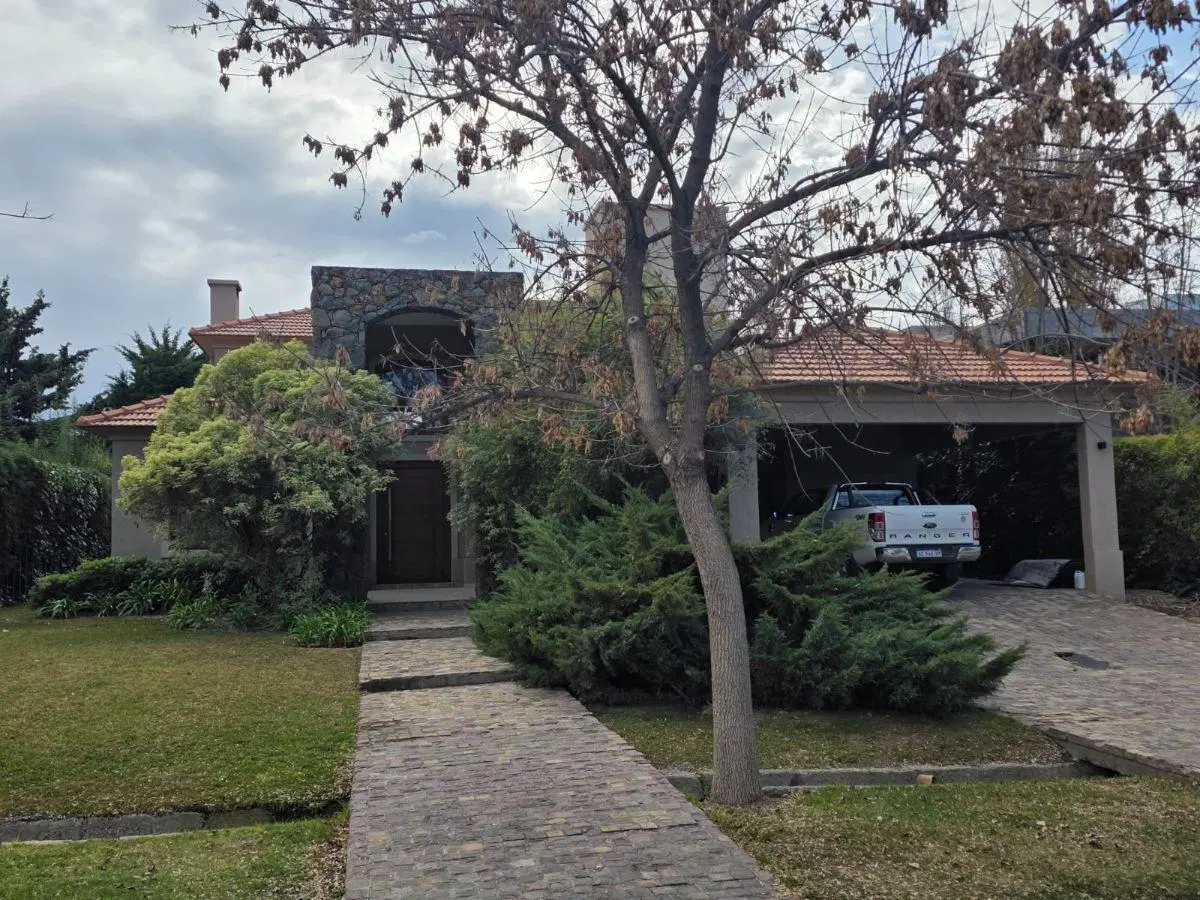 Capital Prop Vende Extraordinaria Casa en barrio Pueyrredon 4