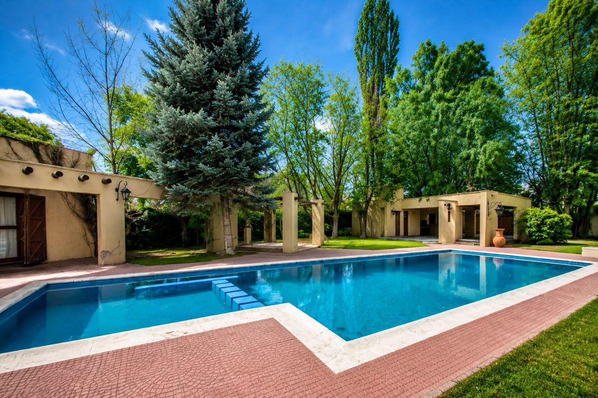 Foto de CAPITAL PROP! VENDE (JIG) Casa, Gran Oportunidad Calle Guardia Vieja, imagen 1