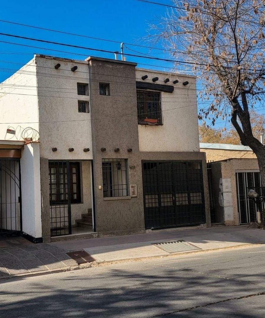 CAPITAL PROP VENDE! (MAU) Casa, Barrio BOMBAL SUR!