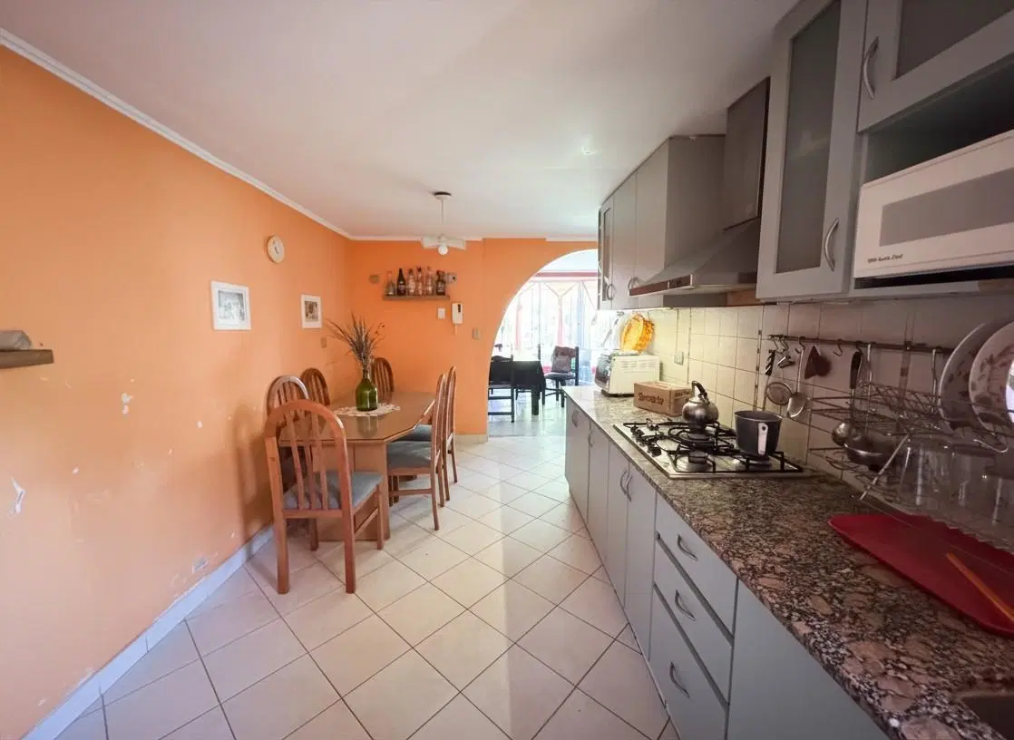 Venta de Casa Principal + 3 departamentos, en Block a 200 metros del Mar 2