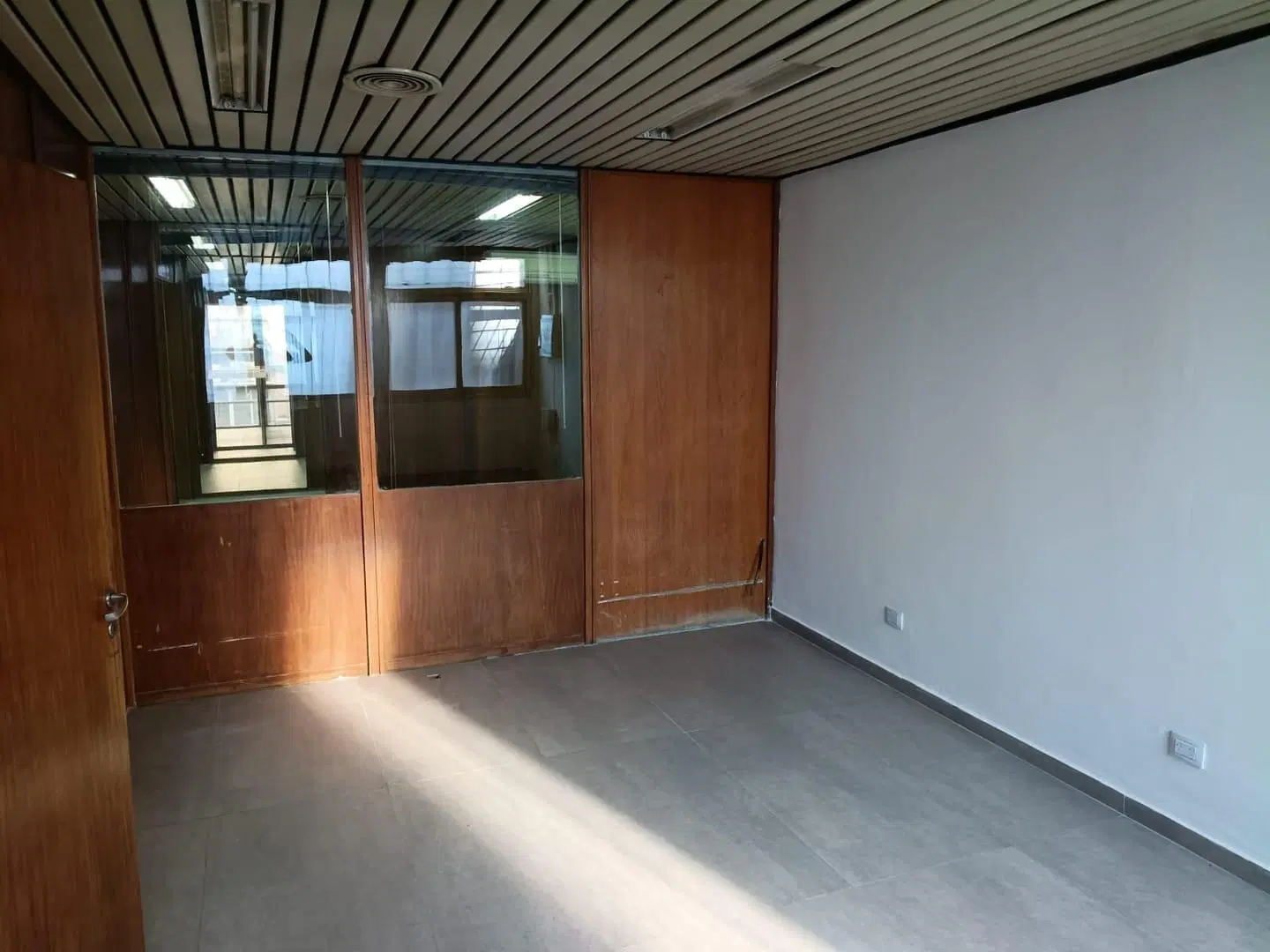Oficina en venta - 6 privados - Galeria General Paz 3