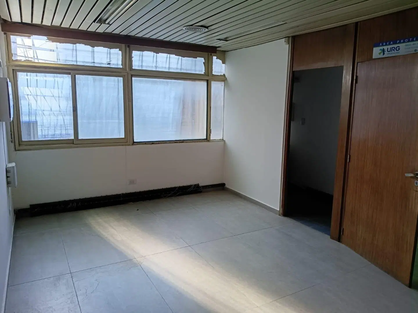 Oficina en venta - 6 privados - Galeria General Paz 2