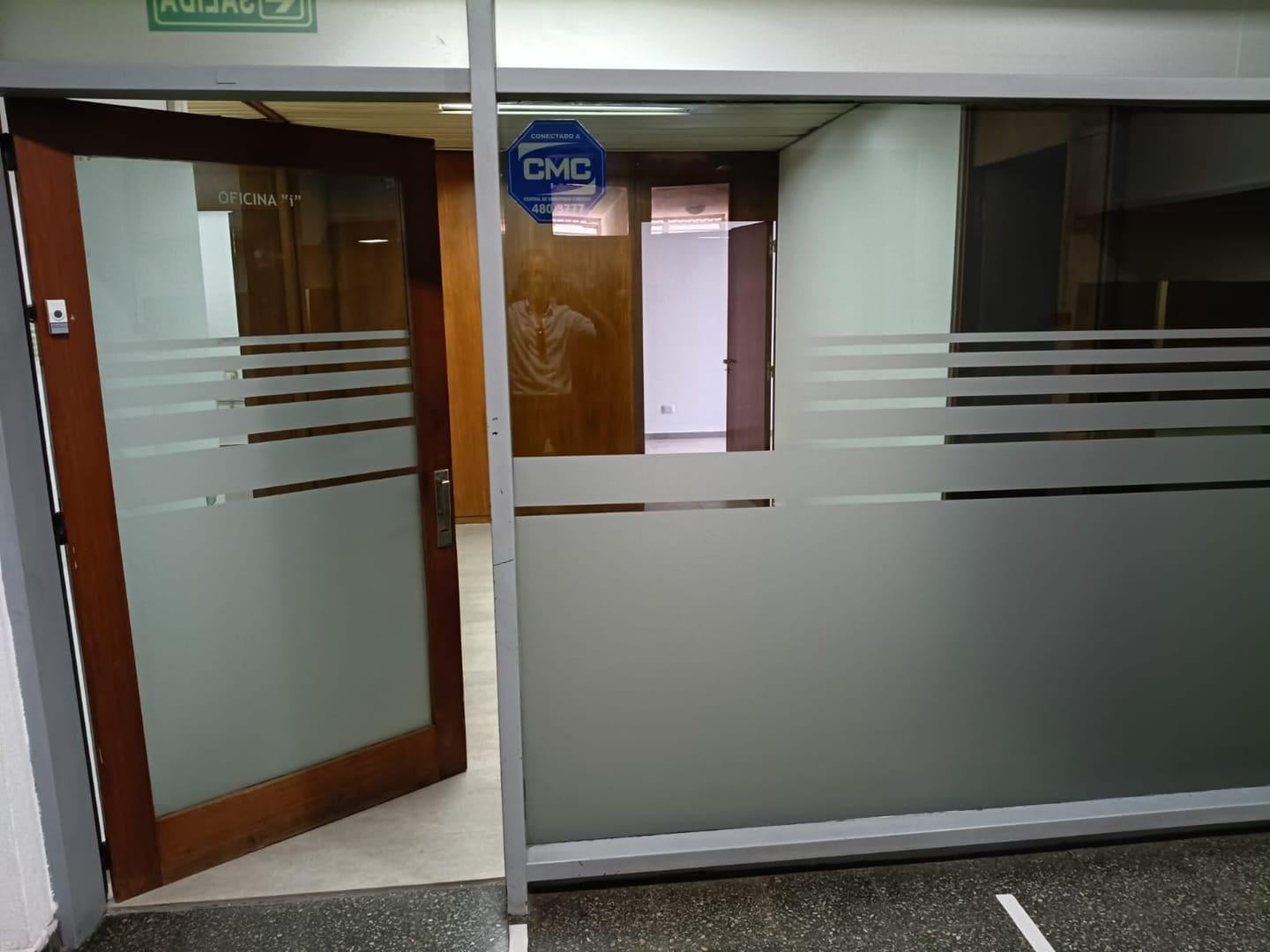 Oficina en venta - 6 privados - Galeria General Paz