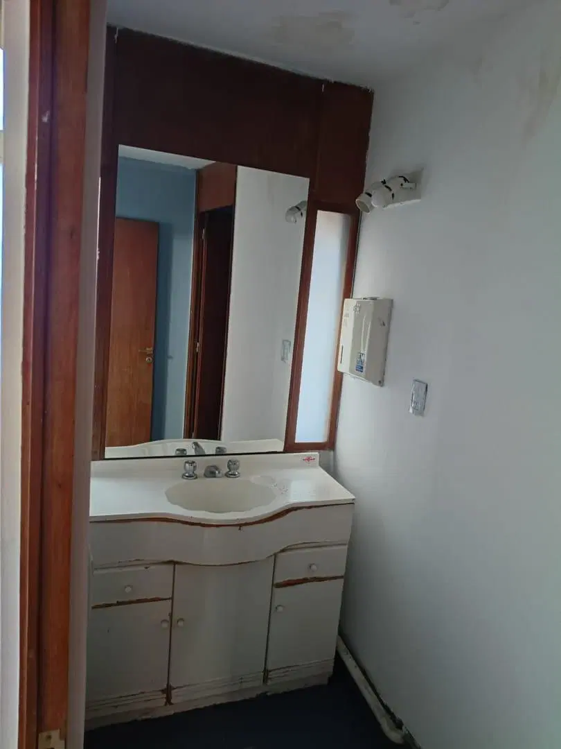 Oficina en venta - 6 privados - Galeria General Paz 1