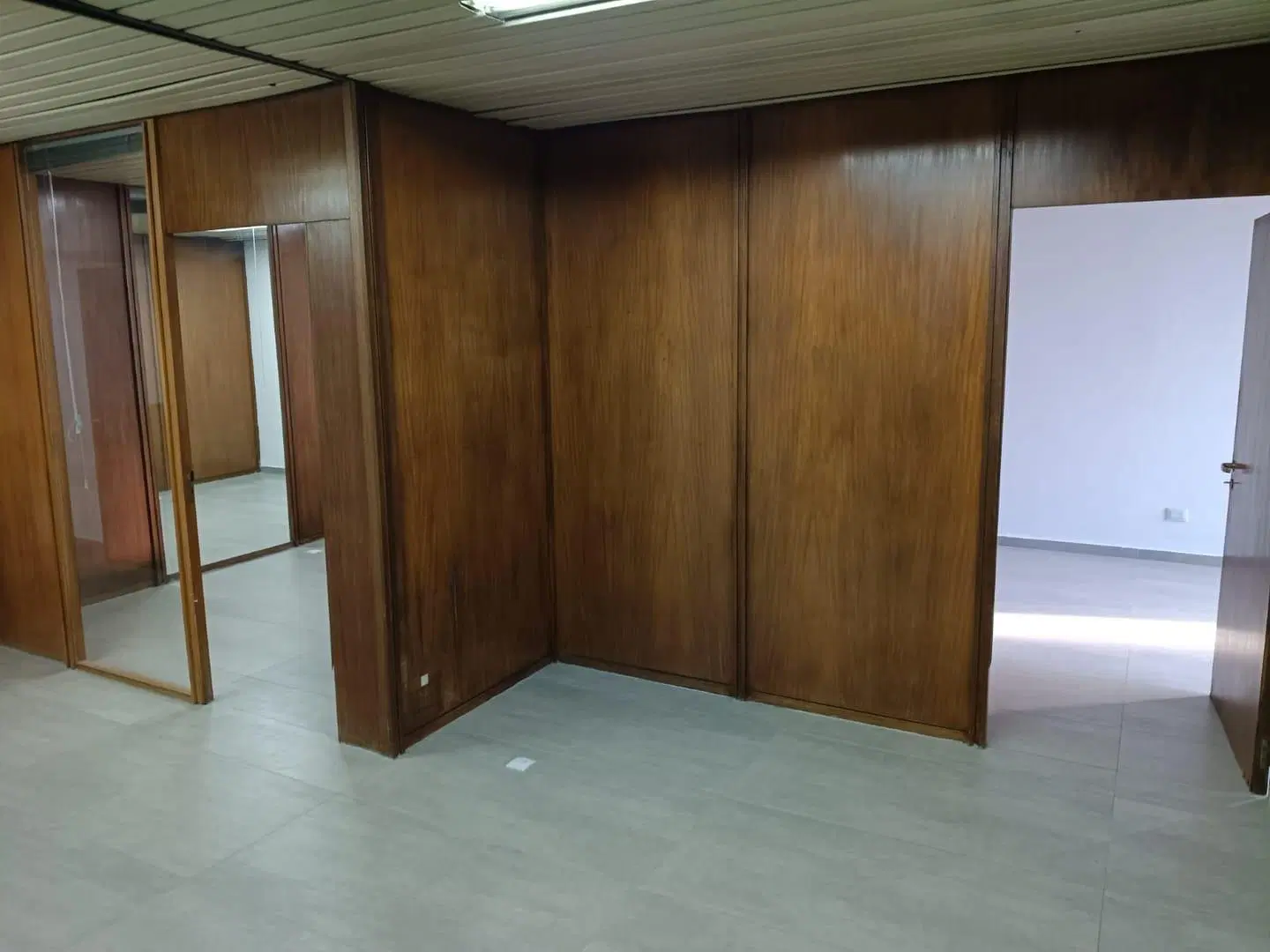 Oficina en venta - 6 privados - Galeria General Paz 5
