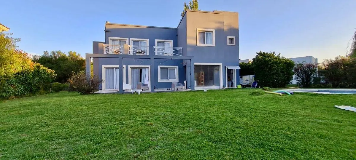 Atención inversores - CASA A RECICLAR - Excelente ubicación. 1
