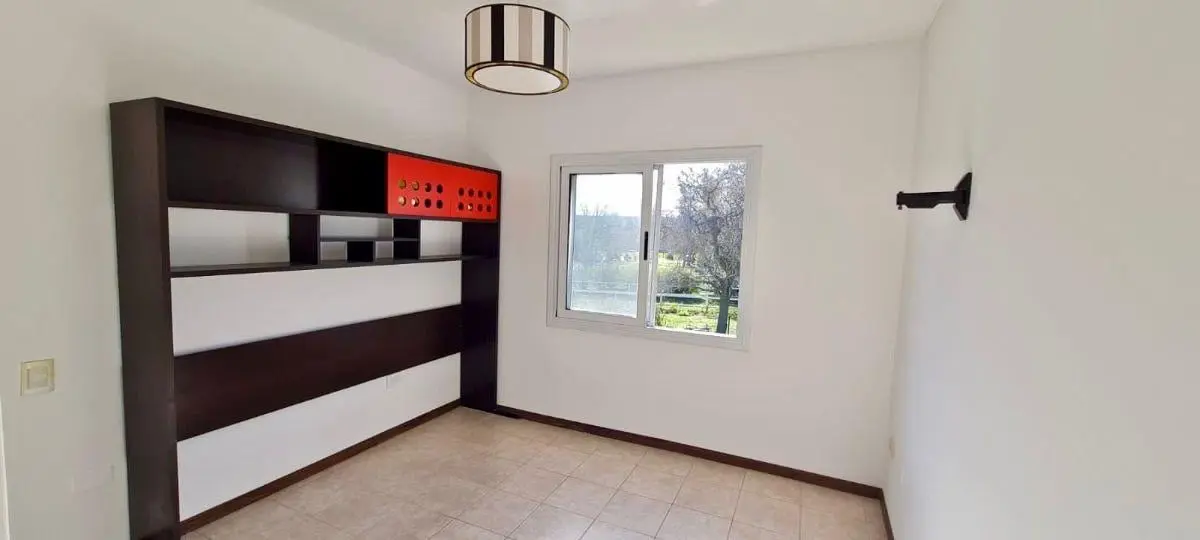 Atención inversores - CASA A RECICLAR - Excelente ubicación. 2