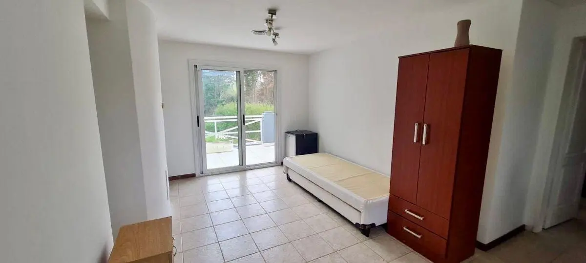 Atención inversores - CASA A RECICLAR - Excelente ubicación. 4