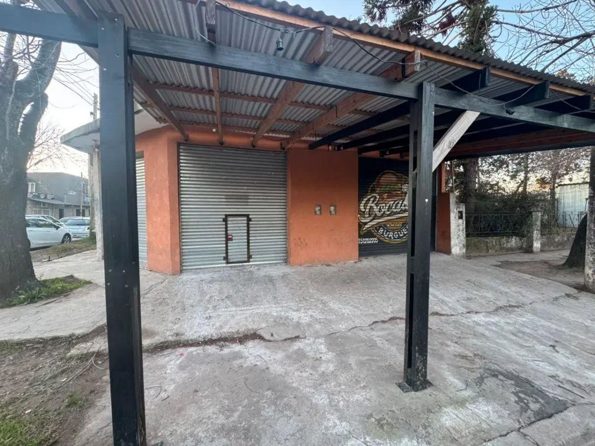 LOCAL COMERCIAL EN EZEIZA 4
