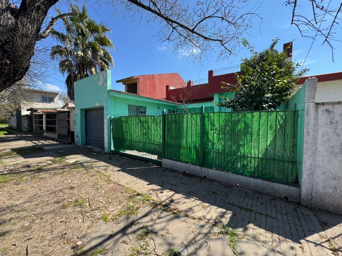 Foto de Inmueble con Dos Casas en Venta- Ezeiza, imagen 1