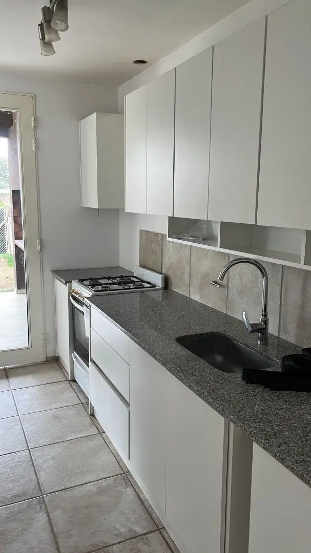 VENTA CASA de tres dormitorios en B° FINCA COSTA SERENA 4
