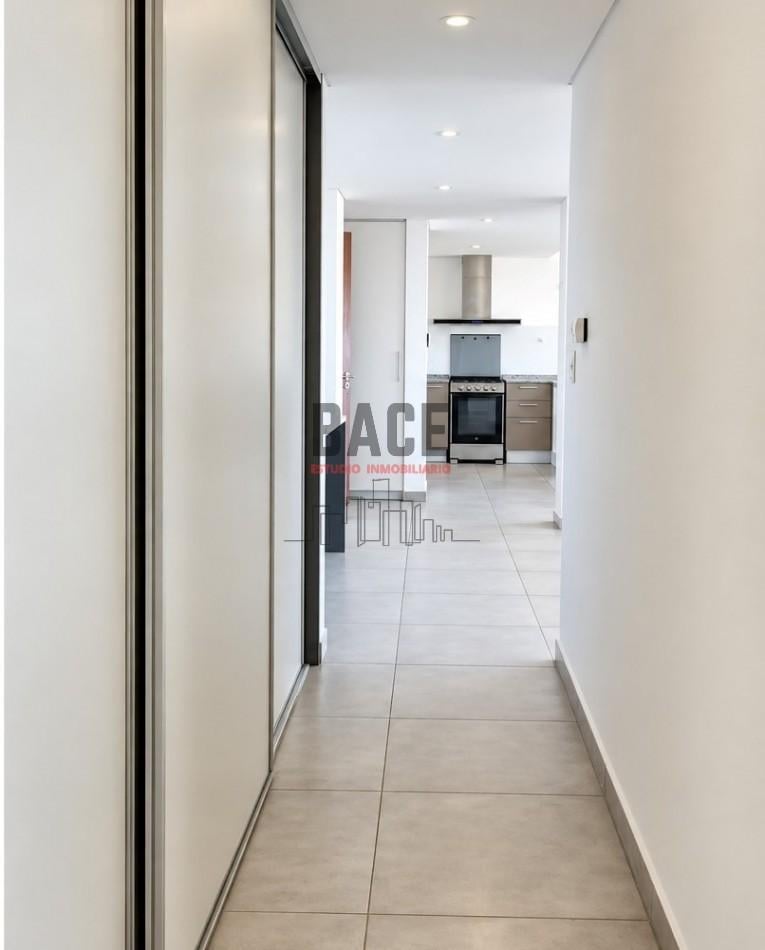 Foto de ALQUILER! Hermoso Departamento de Dos Dormitorios - Sarmiento 540, imagen 3