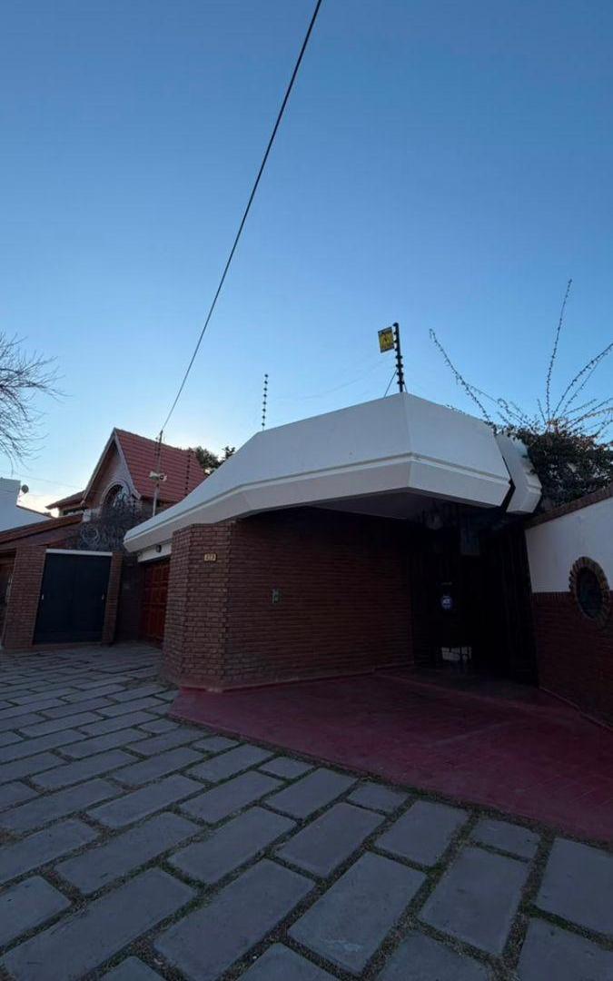 Foto de ALQUILER | CASA/CHALET EN GODOY CRUZ (A METROS PARQUE BENEGAS), imagen 2