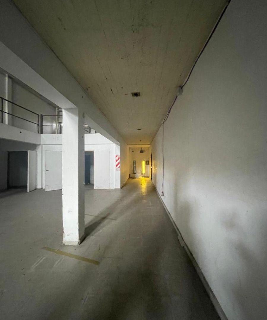 Foto de Bodega-Galpón de 1000 m2 en Venta y Alquiler en La Plata, imagen 5