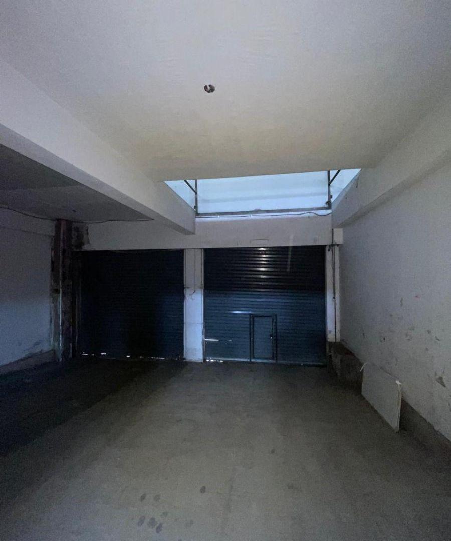 Foto de Bodega-Galpón de 1000 m2 en Venta y Alquiler en La Plata, imagen 2