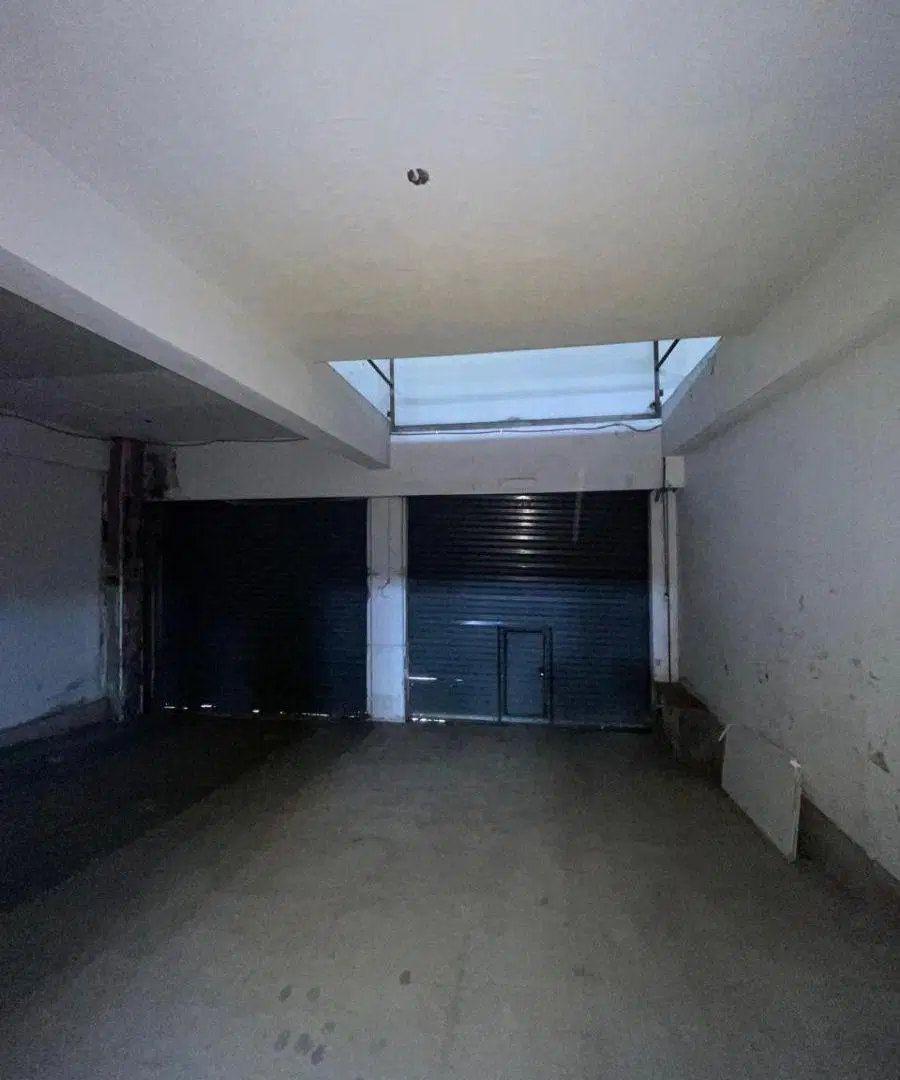Bodega-Galpón de 1000 m2 en Venta y Alquiler en La Plata 2