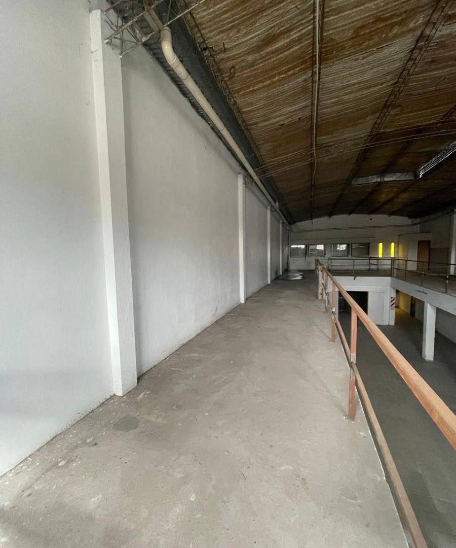 Foto de Bodega-Galpón de 1000 m2 en Venta y Alquiler en La Plata, imagen 4