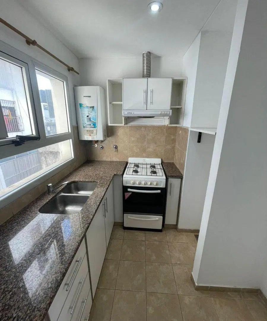 Departamento con 1 dormitorio en alquiler en La Plata 5