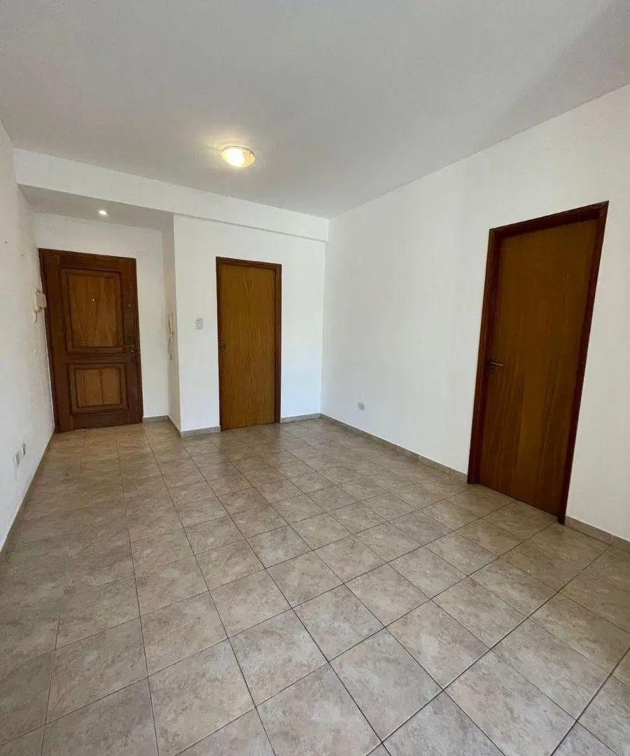 Departamento con 1 dormitorio en alquiler en La Plata 2