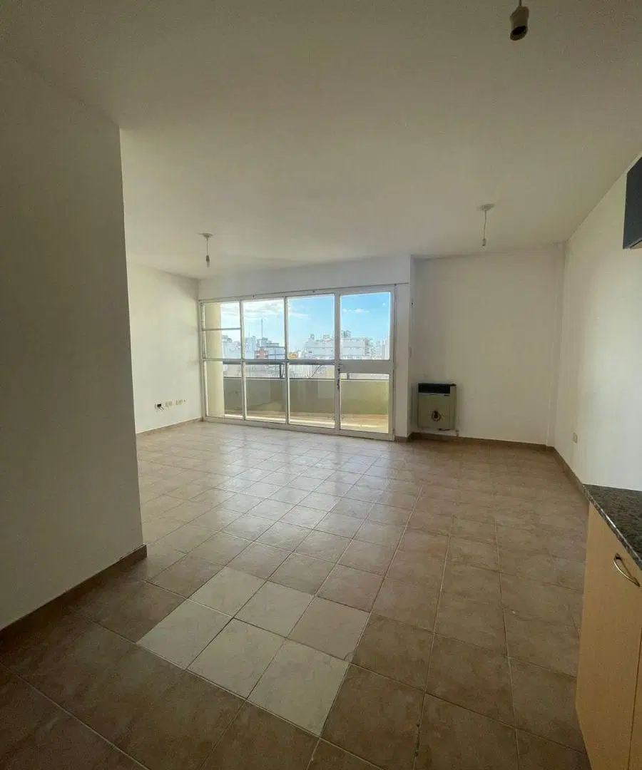 Departamento de 50 m² con 1 habitacion y escritorio en Alquiler, La Plata 1