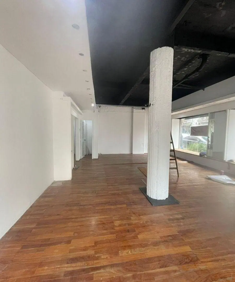 Local comercial de 130 m² en alquiler en La Plata 3
