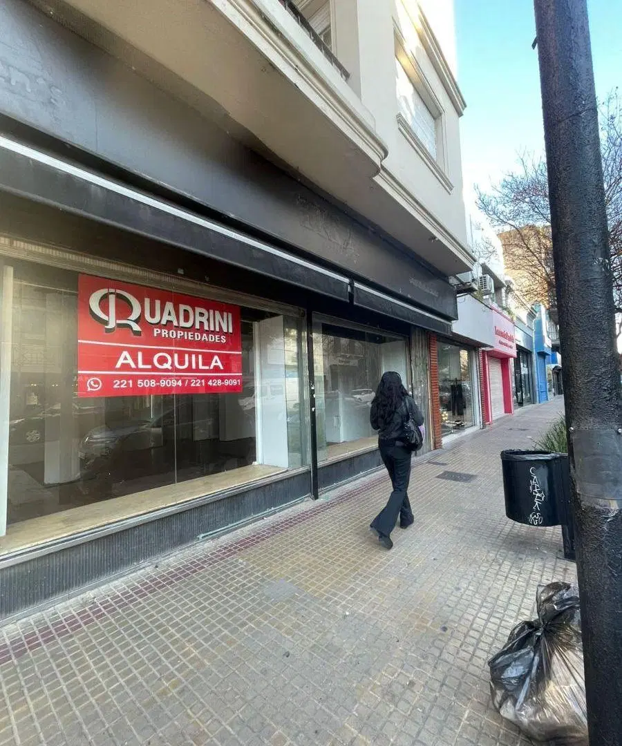 Local comercial de 130 m² en alquiler en La Plata 1