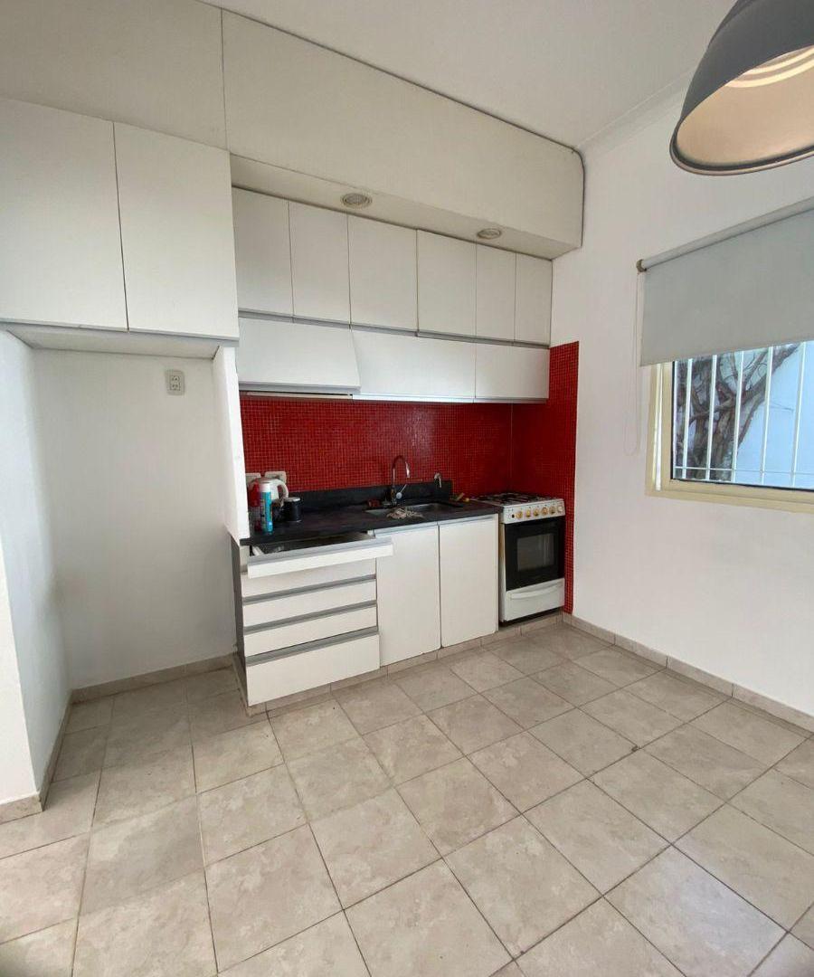 Foto de Casa en venta en La Plata de 110 m2 con 2 dormitorios, imagen 3