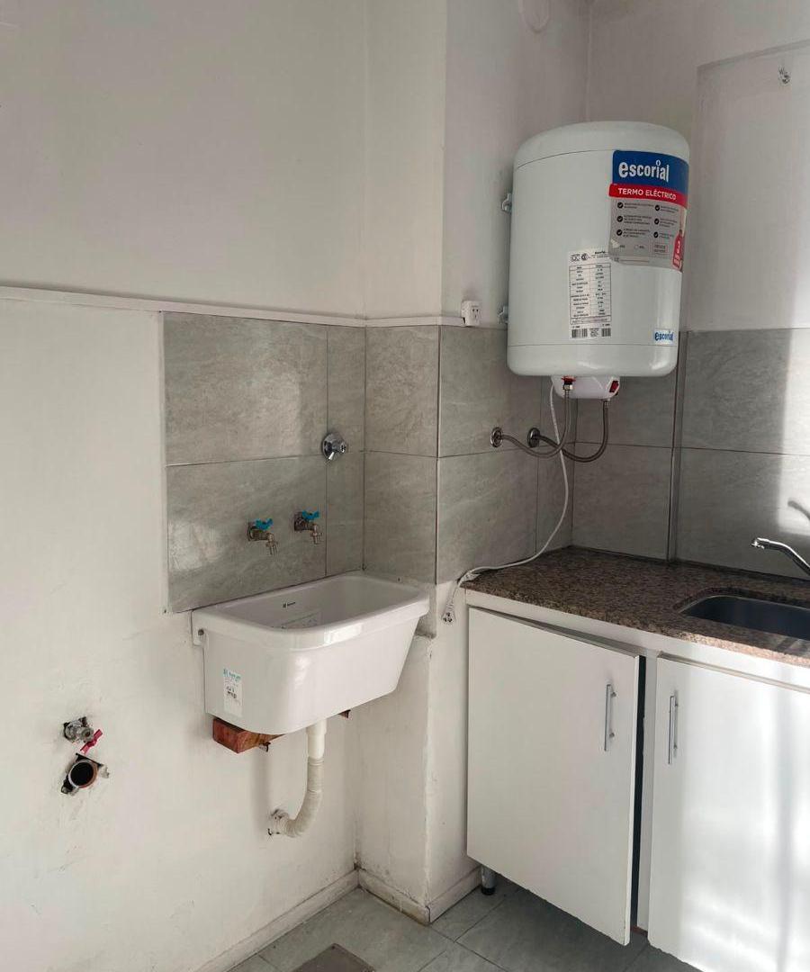 Foto de Departamento quinto piso al frente en alquiler, imagen 3