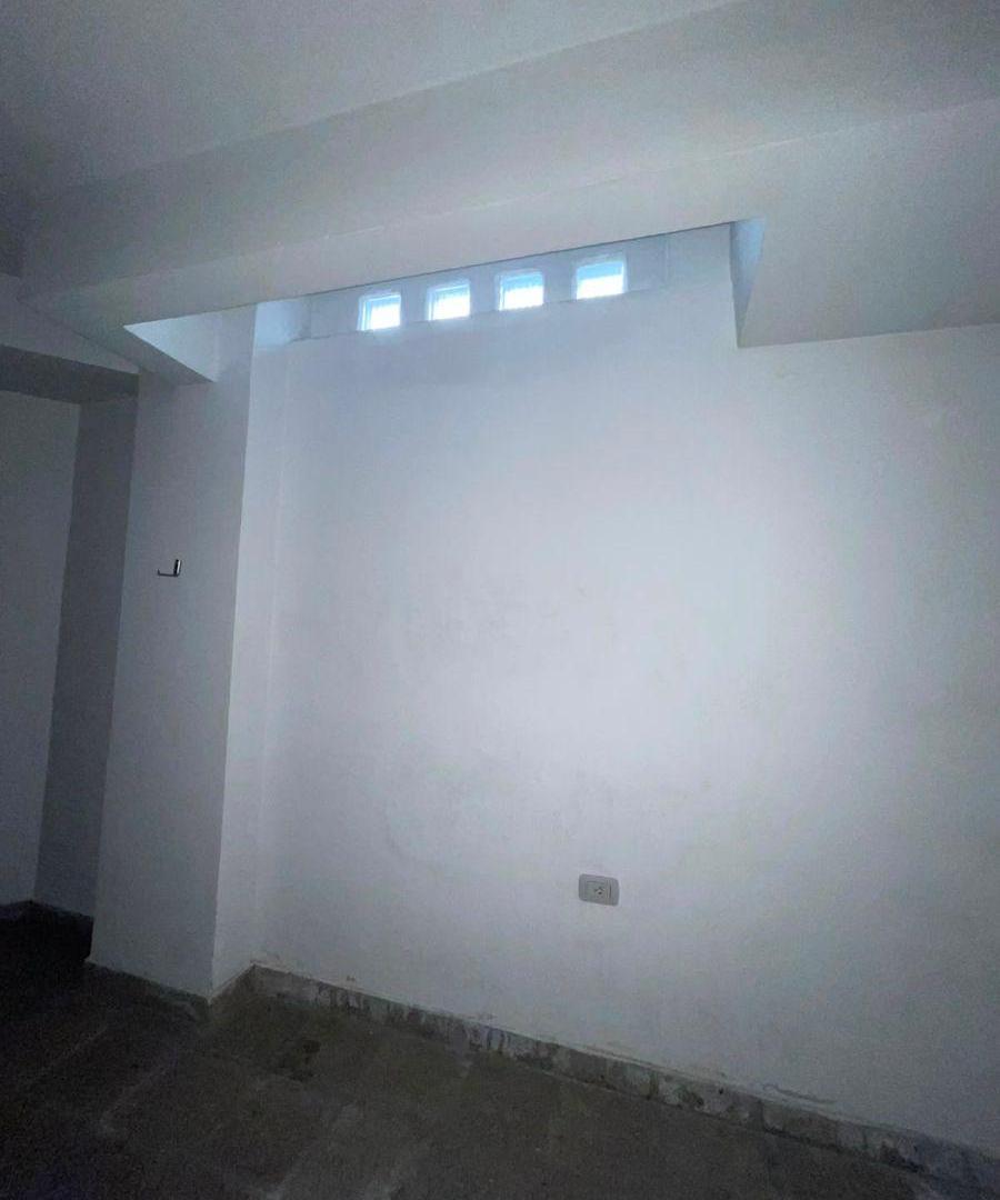 Foto de Local de 90 m² en alquiler en La Plata, imagen 3