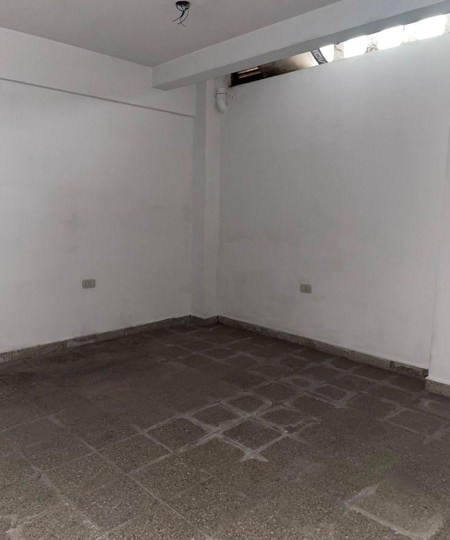 Foto de Local de 90 m² en alquiler en La Plata, imagen 1