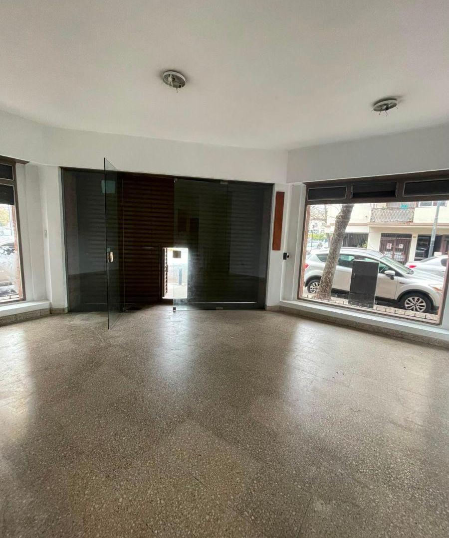 Foto de Local de 90 m² en alquiler en La Plata, imagen 5