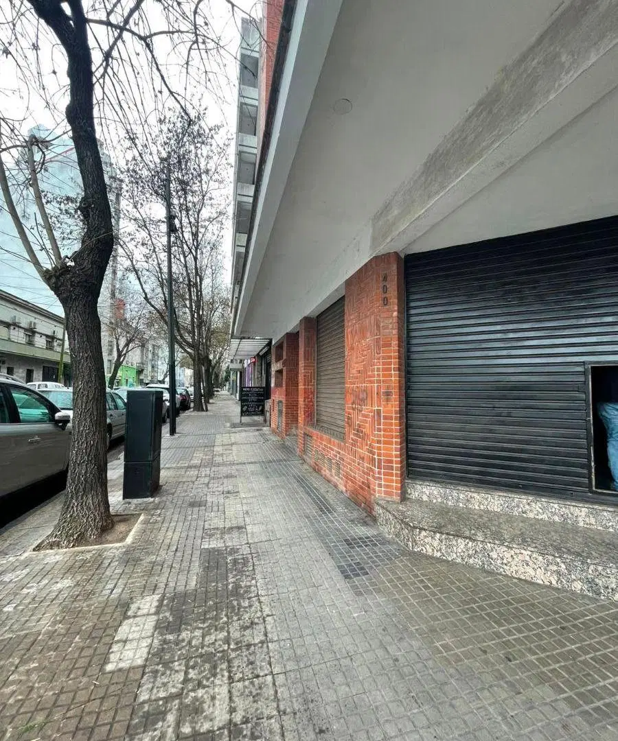 Local de 90 m² en alquiler en La Plata 5