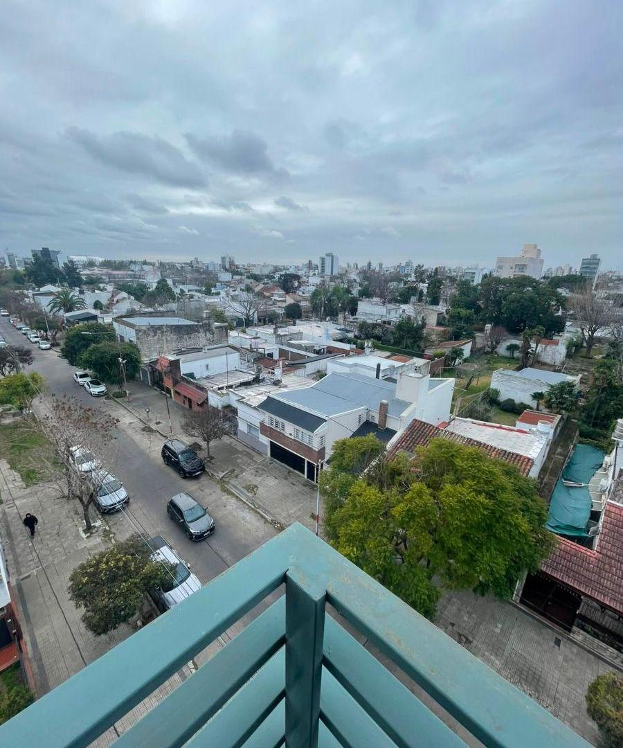 Foto de Departamento de 1 dormitorio con cochera y terraza privada en alquiler, imagen 1