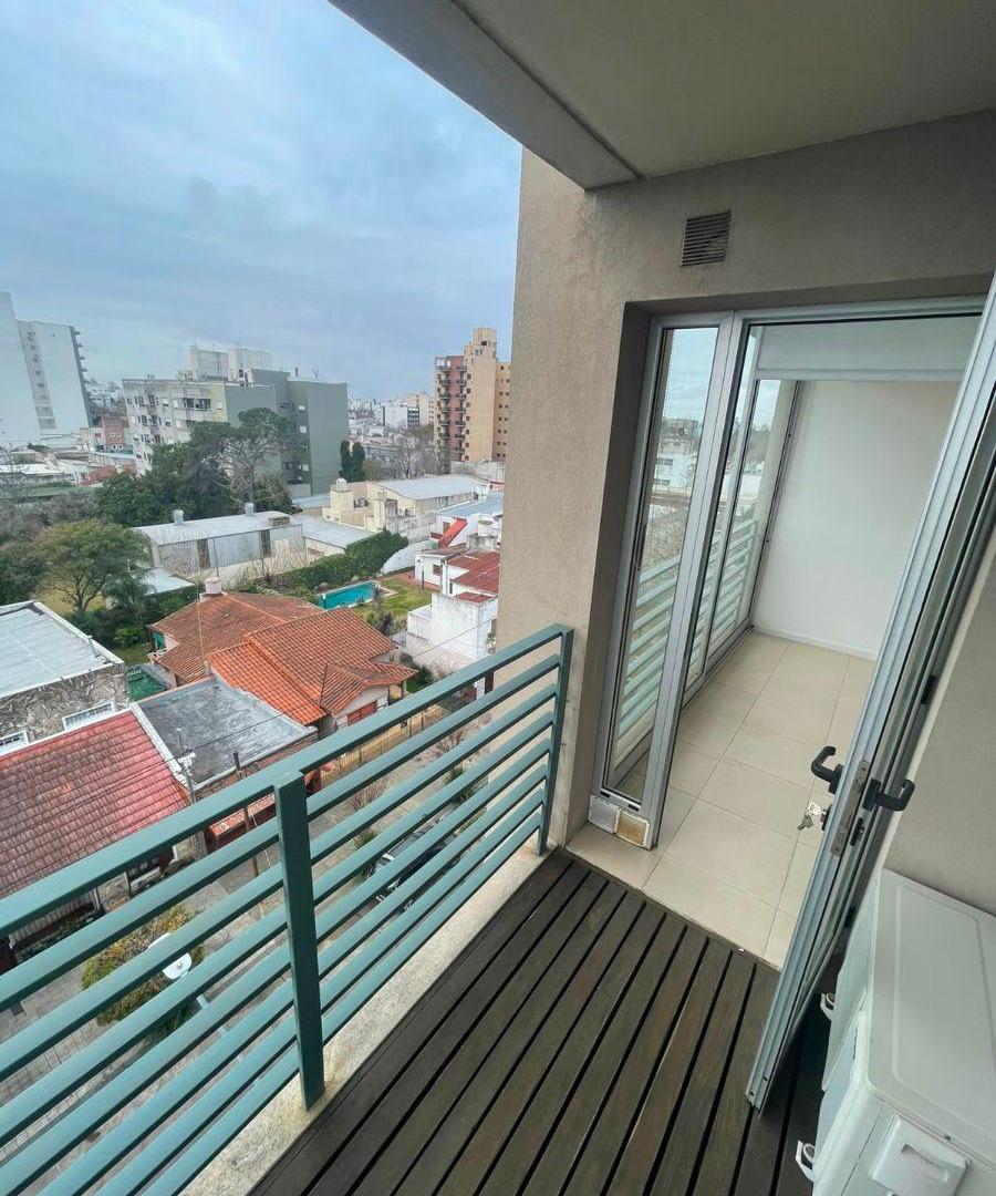 Foto de Departamento de 1 dormitorio con cochera y terraza privada en alquiler, imagen 3