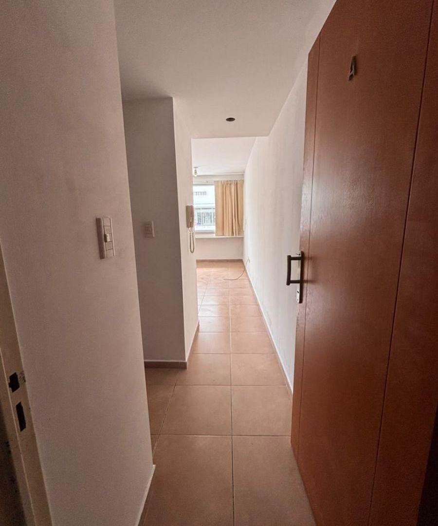 Foto de monoambiente en venta en La Plata, imagen 2