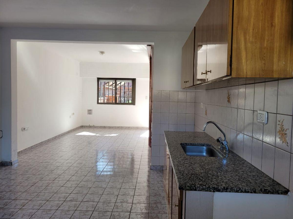 Foto de Duplex con 2 dormitorios en alquiler en Lisandro Olmos, imagen 3
