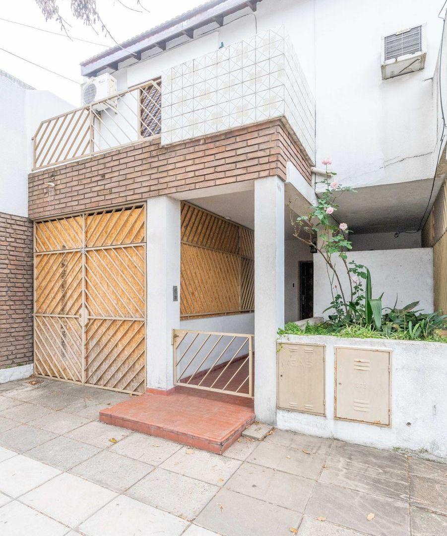 Casa Apto Crédito tipo Dúplex Refaccionada a nuevo en Villa Real Patio, Parrilla y Cochera
