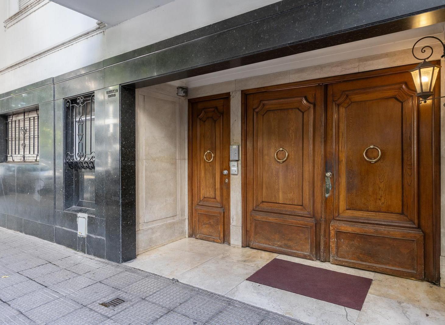 VENTA DEPARTAMENTO 4 AMBIENTES EN PALERMO C/ DEPENDENCIA Y PATIO I APTO COMERCIAL I A REFACCIONAR