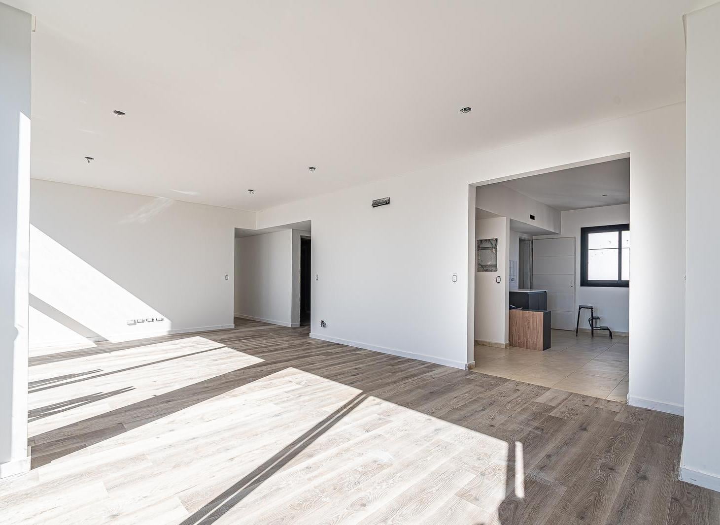 Foto de VENTA| DEPARTAMENTO| DUPLEX | SAAVEDRA | TERRAZA PROPIA| DOS COCHERAS, imagen 3