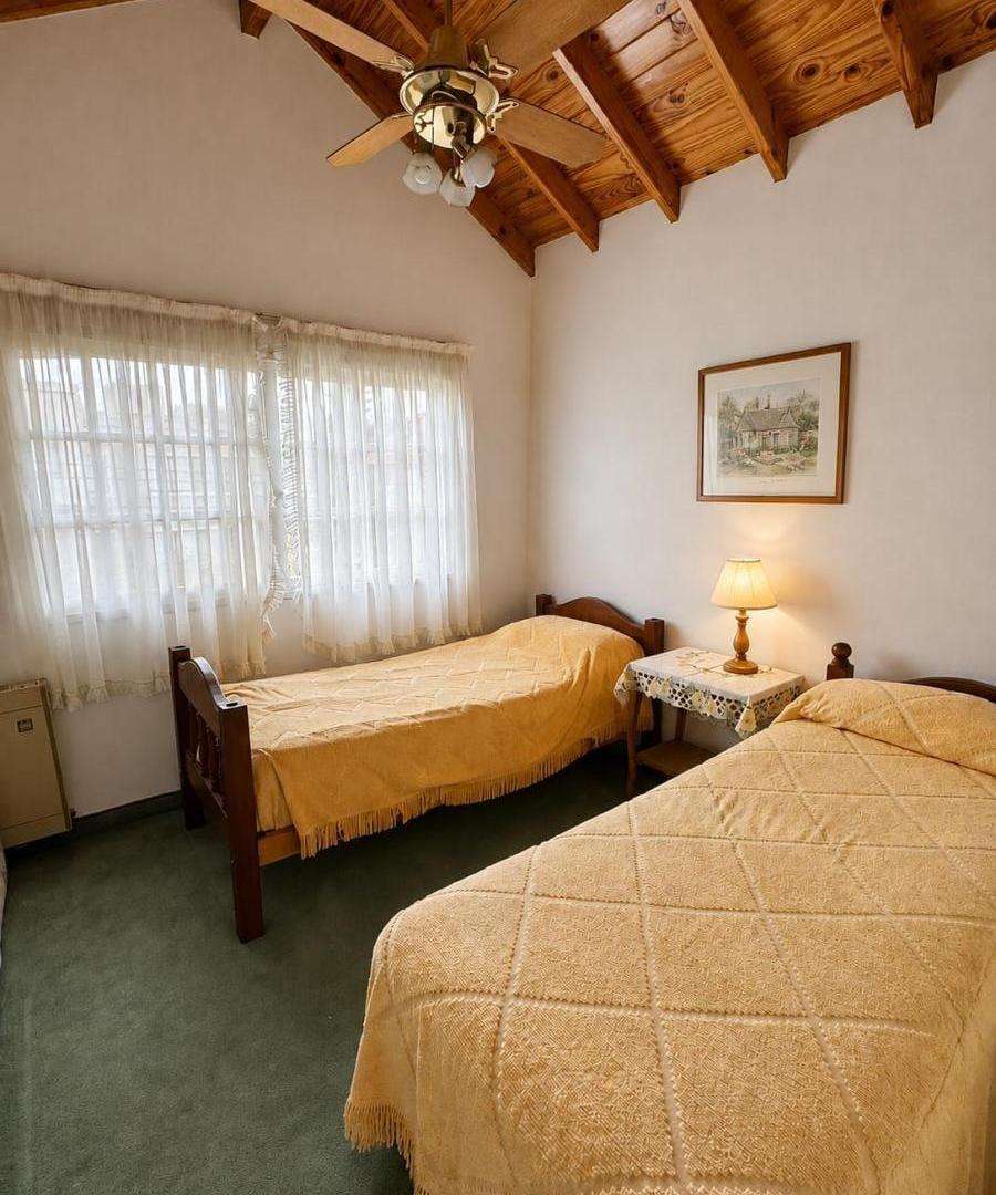 Foto de Venta | Casa | Mapuche C.C | Doble lote | 1300 m2 | Pileta | 6 amb |, imagen 2