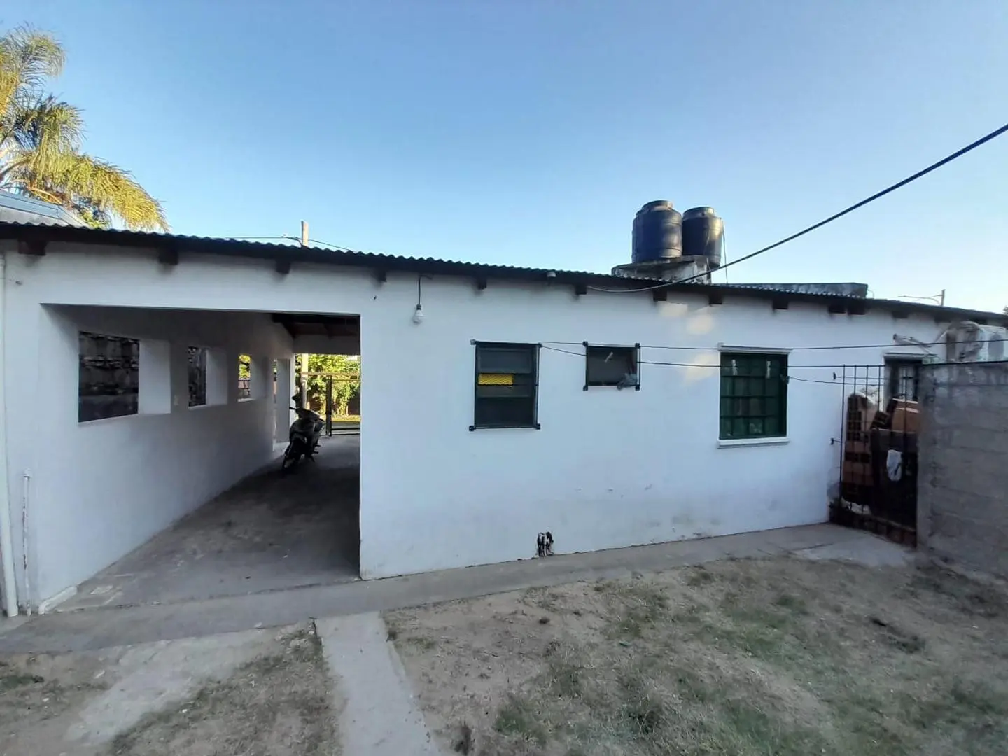 VENDO HERMOSA CASA A METROS DE LA CAPILLA SAN CAYETANO!!! 3