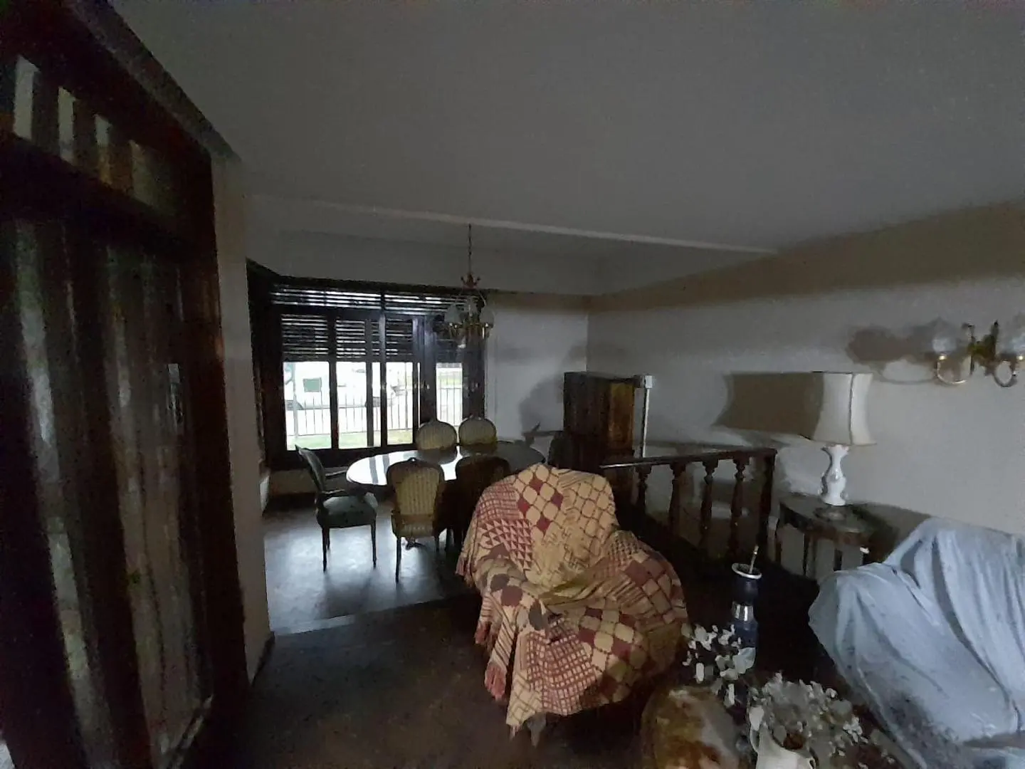 VENDO HERMOSO CHALET EN PLENO CENTRO DE LA CIUDAD DE ESQUINA 4
