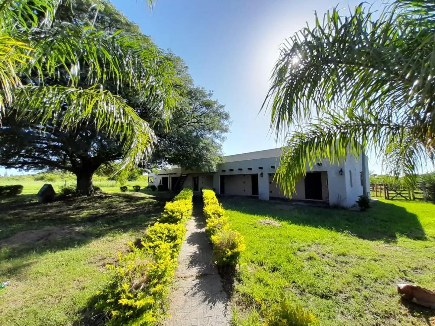 VENDO MAGNÍFICA CASA A ORILLAS DEL IMPONENTE ARROYO VEGA!!! 8