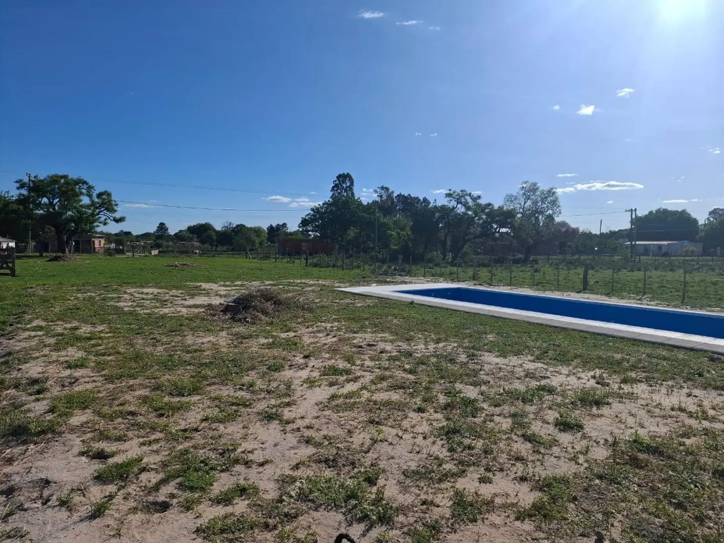 VENDO GRAN TERRENO CON PILETA DE NATACIÓN EN BARRIO CERRADO 8